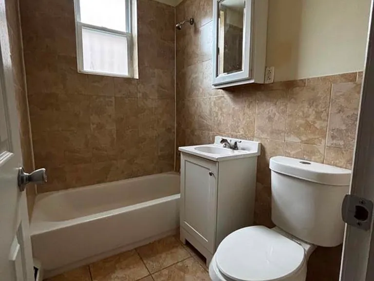 321 Sanford Ave #4B — Photo 4