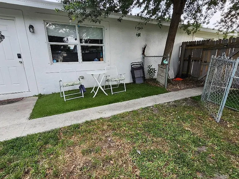 8576 Sunset Dr #1 — Photo 2