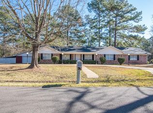 207 Holiday Cir, Pineville, LA 71360