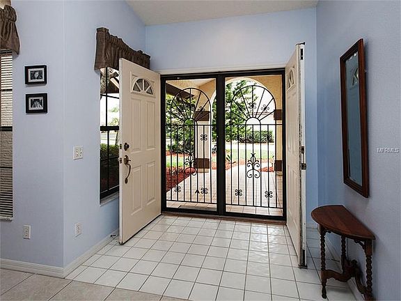 5th image of 207 Carriage House Ln #207