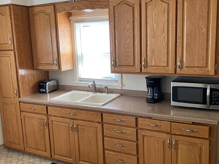 754 W Winneconne Ave — Photo 9
