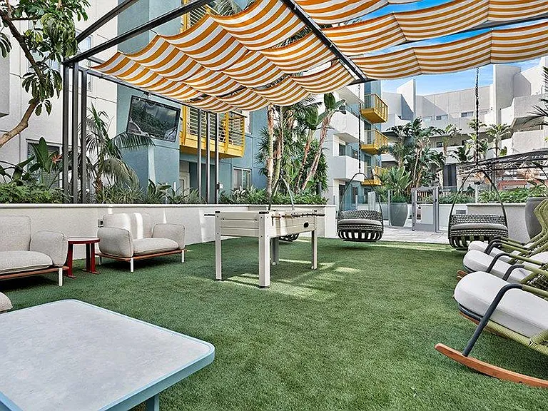 Oasis Anaheim — Photo 39