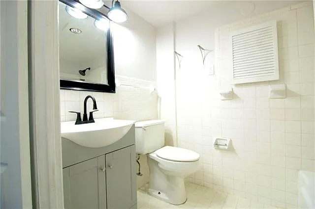 1205 Saint Charles Ave #1008 — Photo 7
