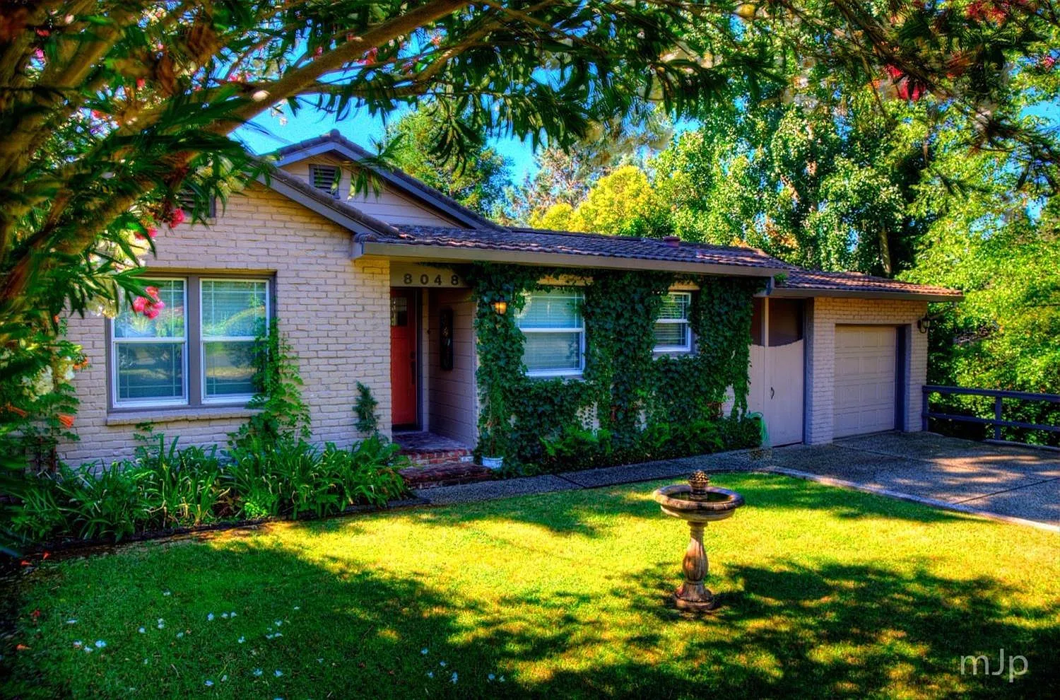 8048 Sierra St photo 1