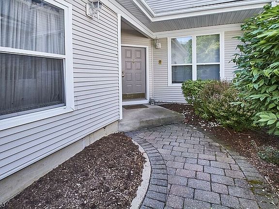 3rd image of 3 Aspen Ct