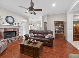 109 Southern Pine Pl, Mabank, TX 75156