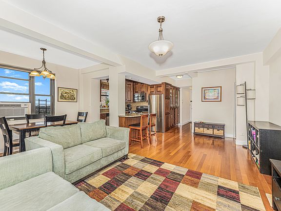 3rd image of 3103 Fairfield Ave APT 11F