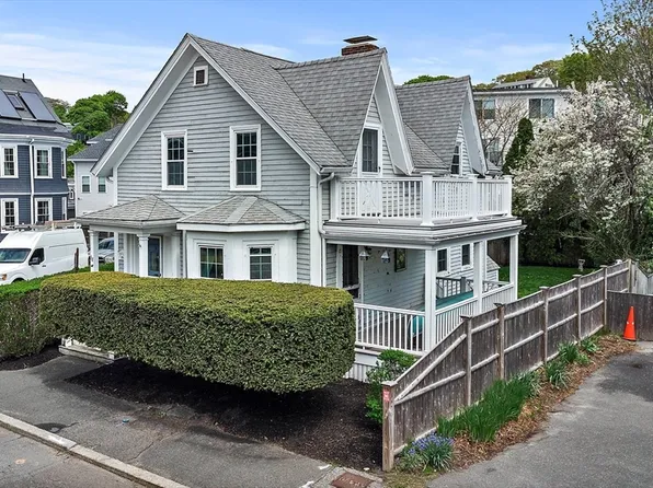 38 Puritan Rd, Swampscott, MA 01907