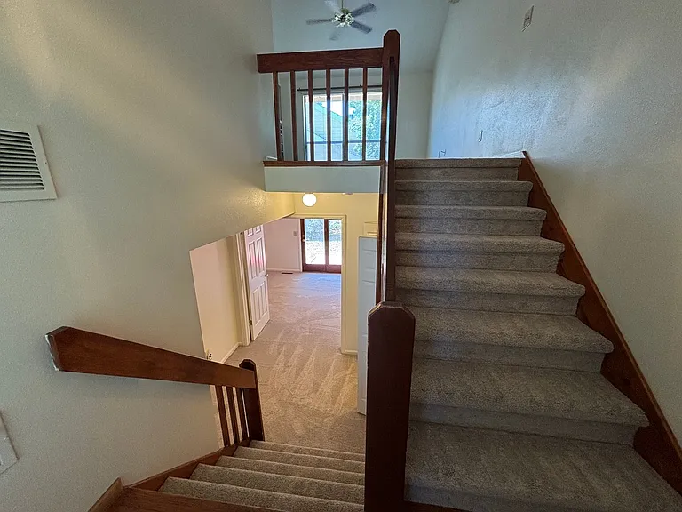 1047 Mirrormere Cir — Photo 14