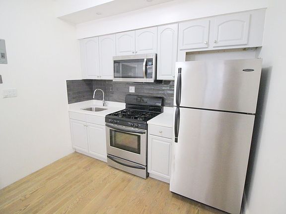 2nd image of 176 Meserole St #2