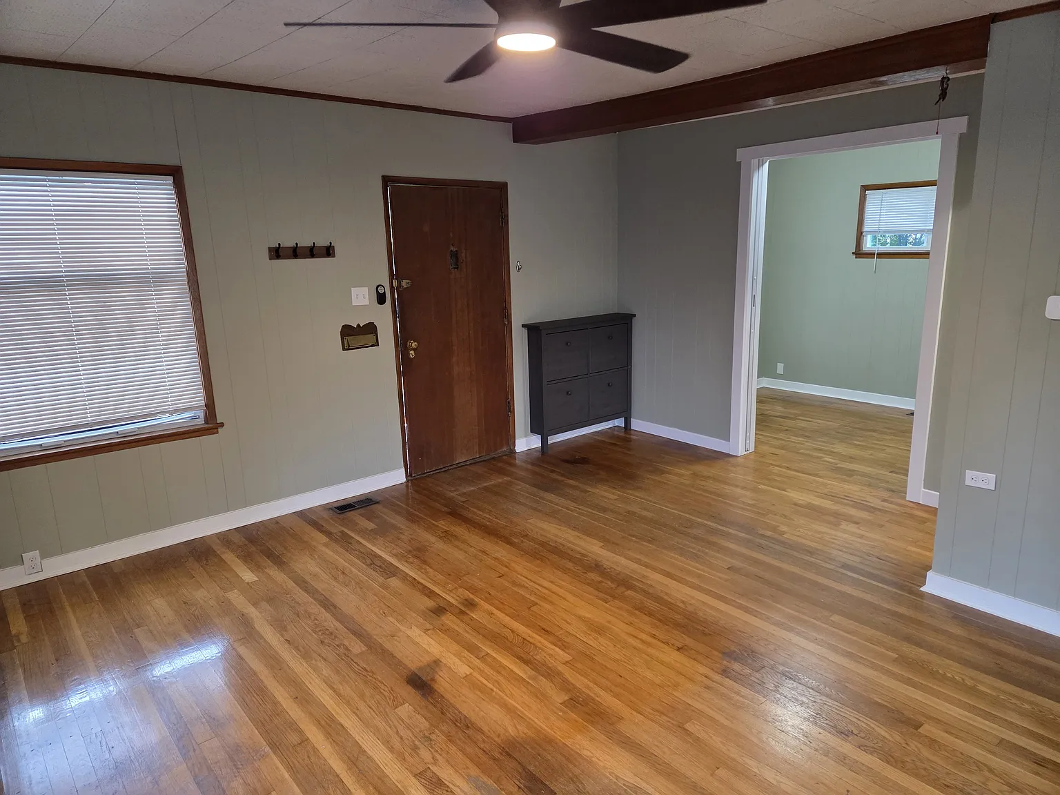 3 bed, 1144 sqft, $2,049 — Photo 4