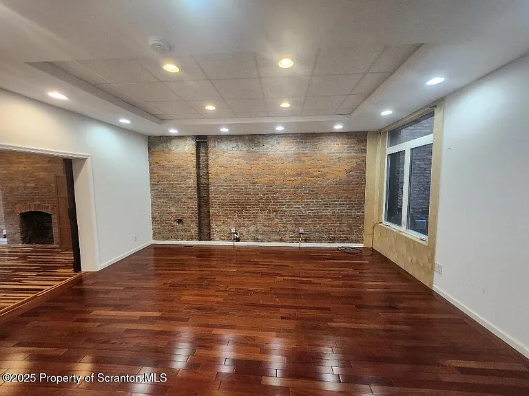 98 N Franklin St #1 — Photo 10