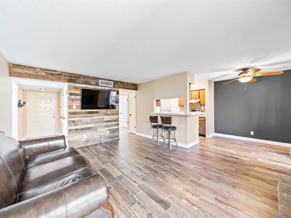 700 Thicket Lane #305, Houston, TX 77079