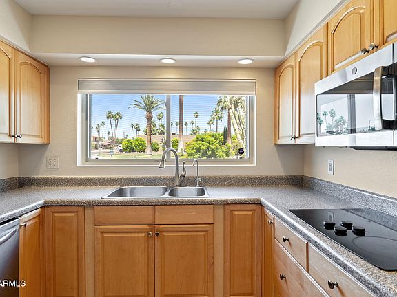5th image of 7633 E MEADOWBROOK Avenue