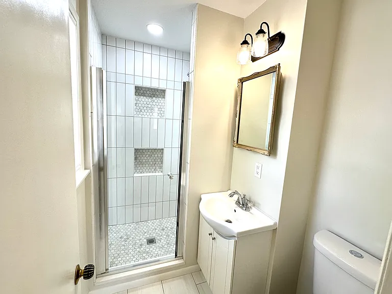 832 N Waddington Ave — Photo 9