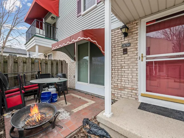 24704 Meadow Ln, Harrison Township, MI 48045