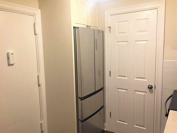 5th image of 252 W 47th St APT 12A