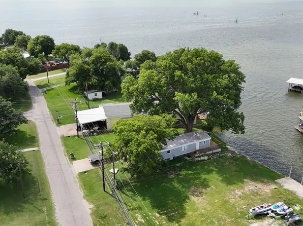 3903 Montgomery Dr, Granbury, TX 76049