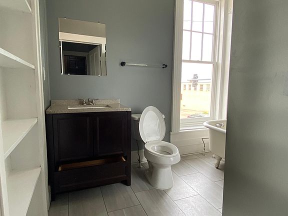 5th image of 105 E Van Dorn Ave