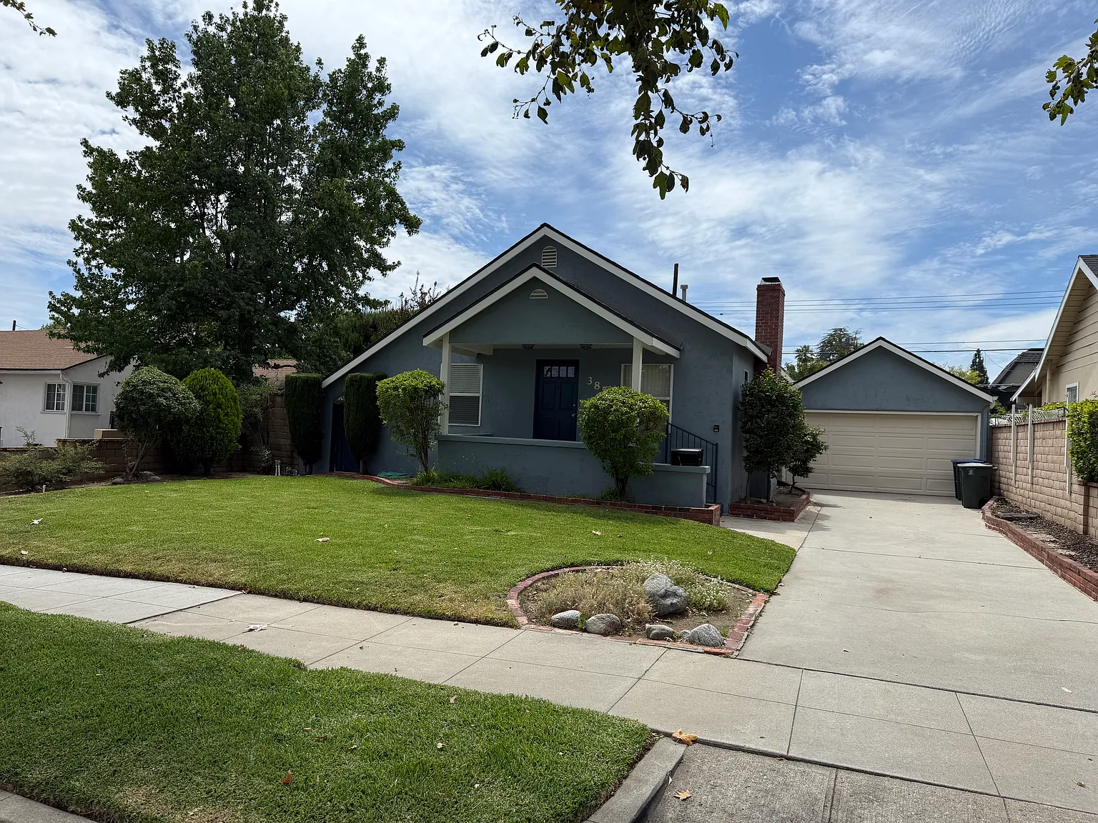 3 bed, 1355 sqft, $4,750 — Photo 3