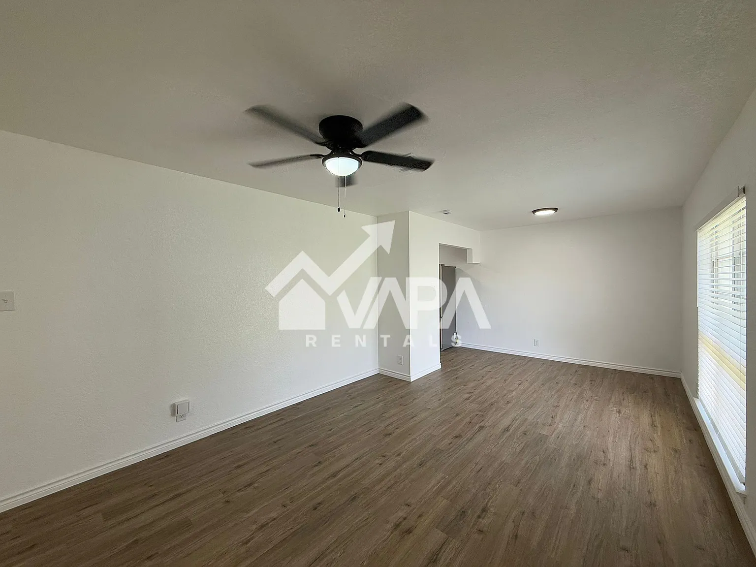 3 bed, 1502 sqft, $2,100 — Photo 3