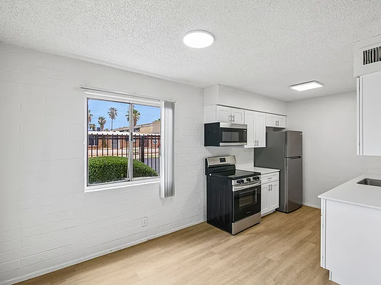 Catalina View Apartments — Photo 76