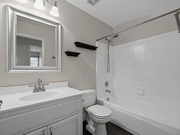 3rd image of 1713 Fairhaven Ct