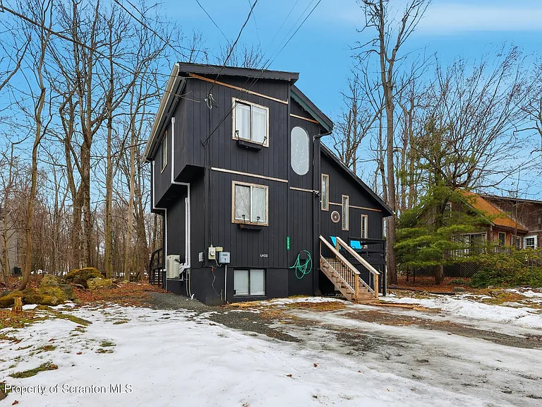 1379 Winding Way — Photo 46