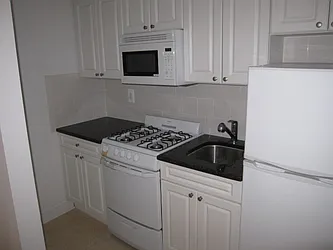 Rented by Sol Shamilzadeh, Lreb