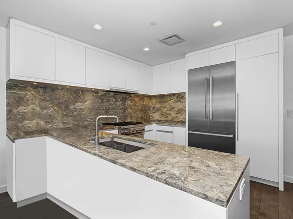 320 Adolphus Avenue image 2 of 9