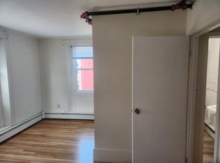 72 Main St, Newmarket, NH 03857