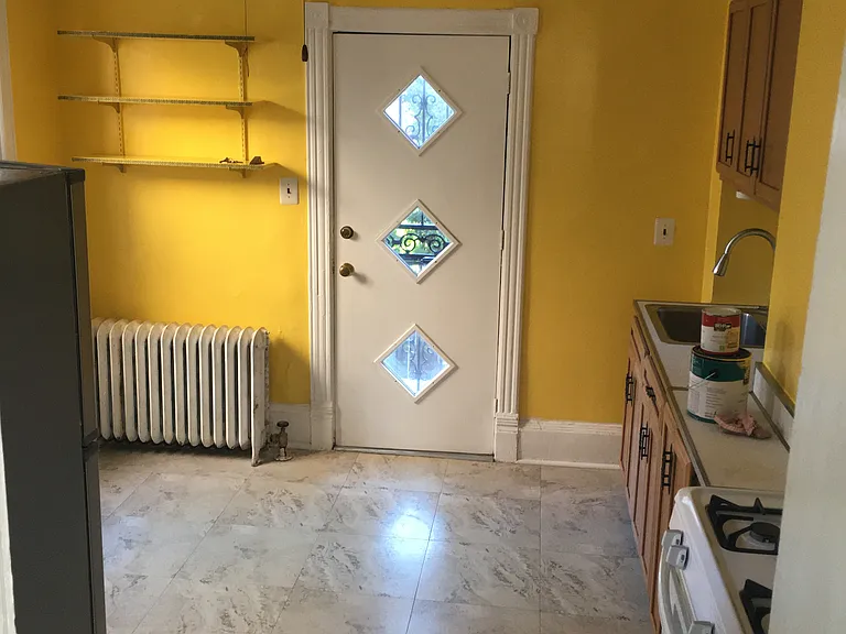 219 C St NE #2 — Photo 4