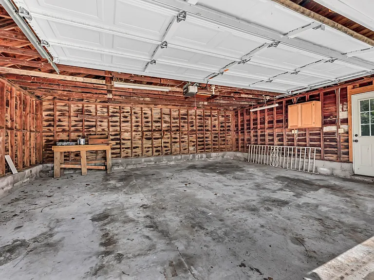 217 E Meadow Cir — Photo 33