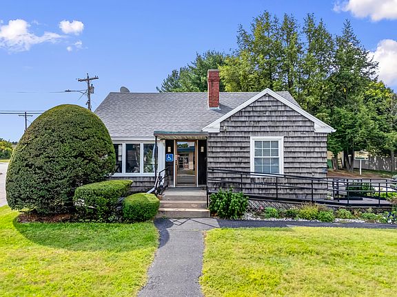 4th image of 467 Sabattus St