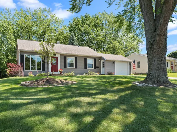 7621 Woodridge Dr, Woodridge, IL 60517