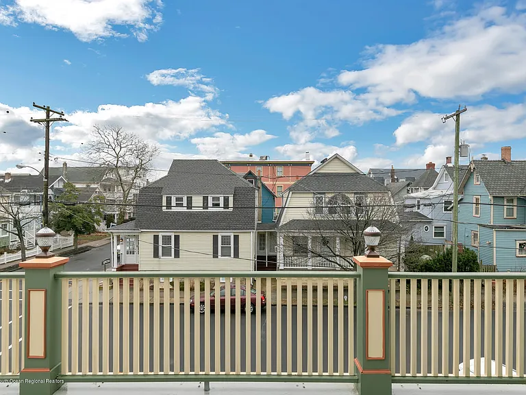 44 Webb Ave — Photo 31