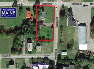 72 Gardner St, Patten, ME 04765