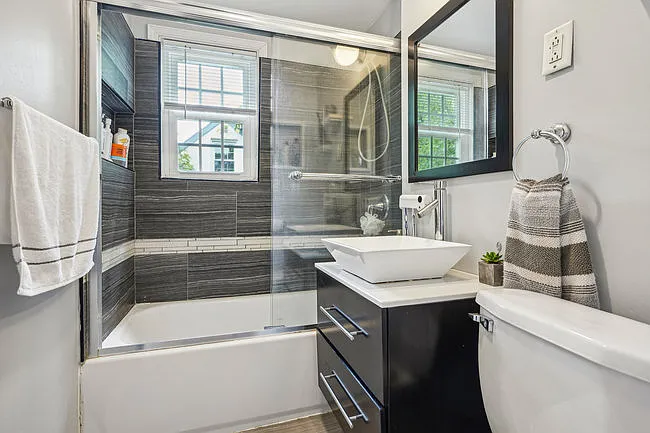 27 Edgewood Ave — Photo 13