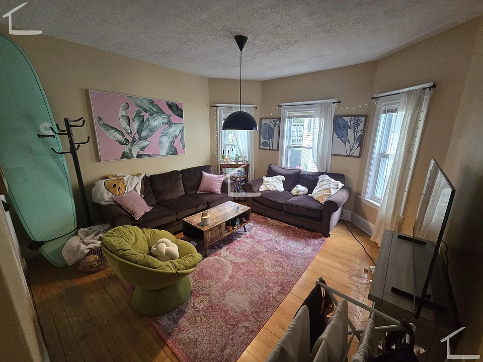189 Lowell St #1