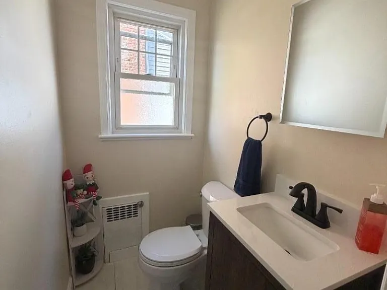 328 Newark Ave — Photo 10