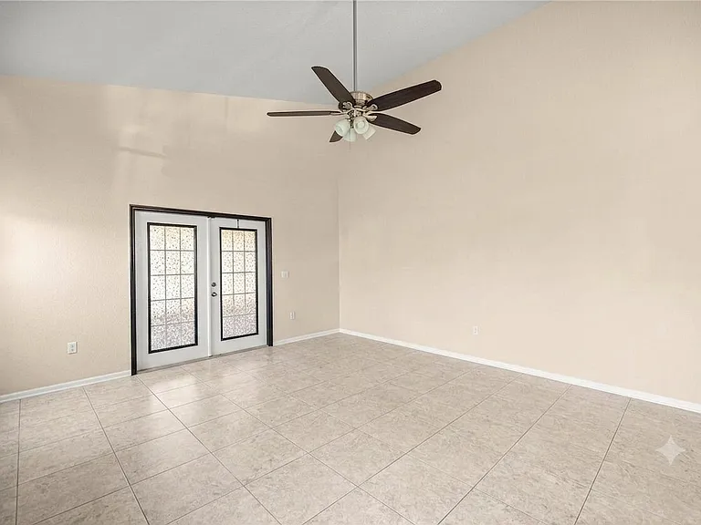 5438 SW 49th Ave — Photo 9