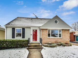 927 N Fernandez Ave, Arlington Heights, IL 60004