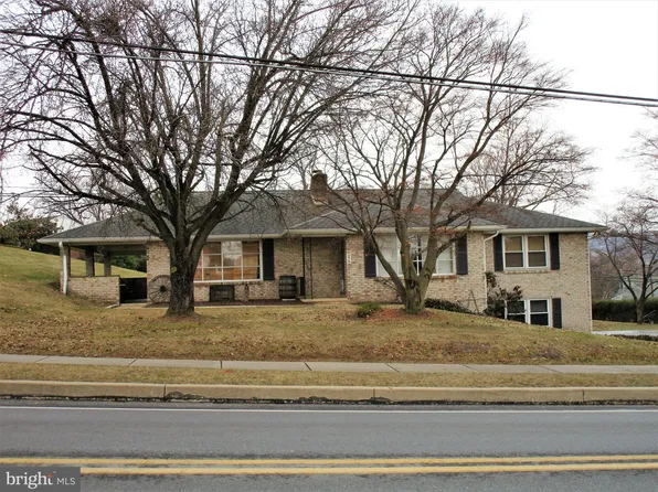 270 N Main St, Spring Grove, PA 17362