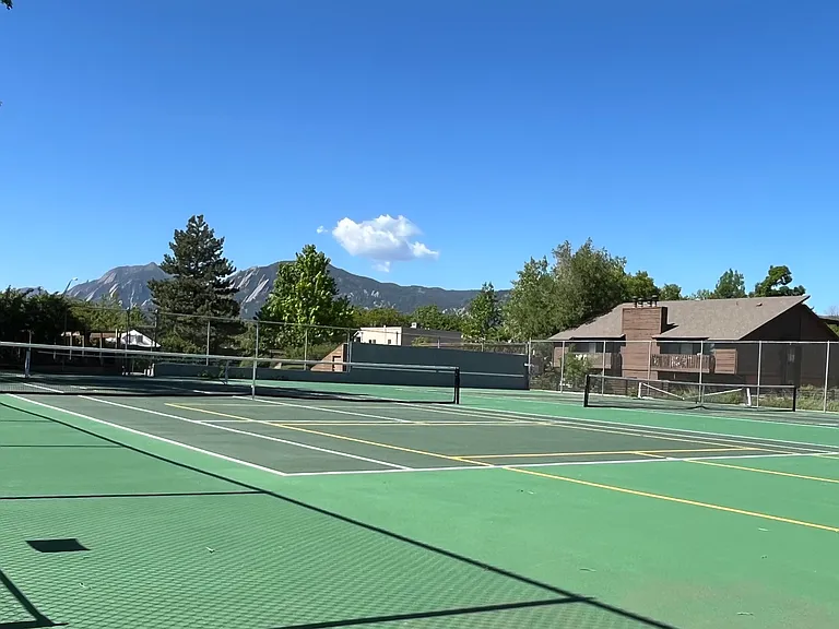 Pickelball and tennis courts - beautiful new surface.
