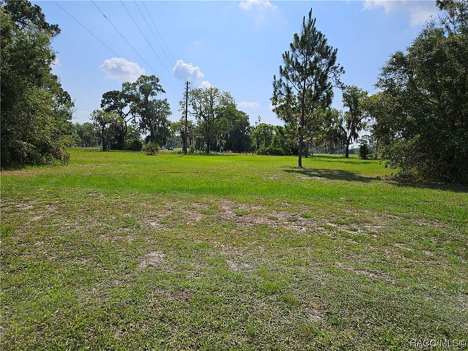 1st image of 4 N Country Club Dr