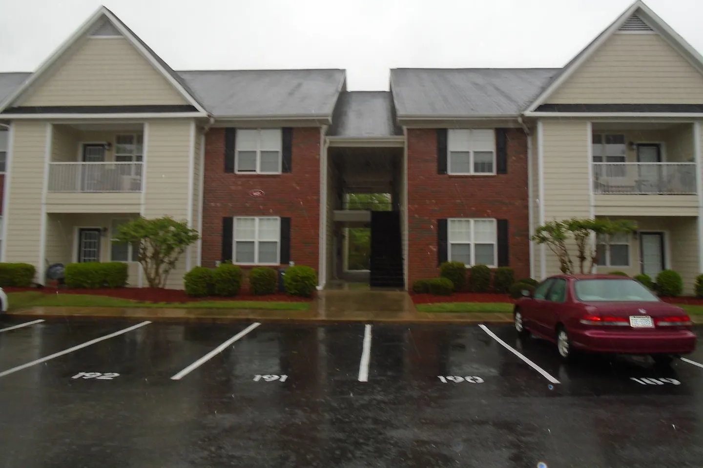 Cliffdale Cottages! Beautiful First Floor Unit Coming Available 008/01/2026! — Photo 1