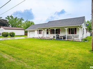 415 E Walnut St, Tremont, IL 61568