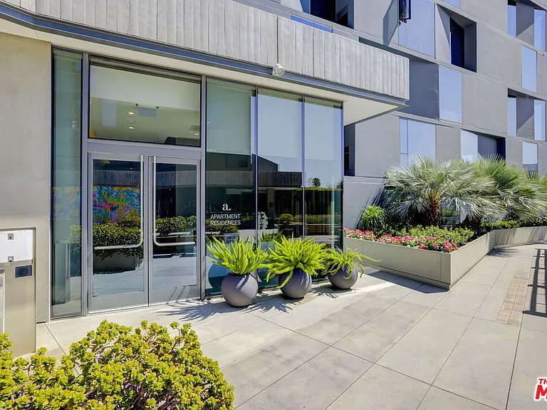 8500 W Sunset Blvd #E601 — Photo 11