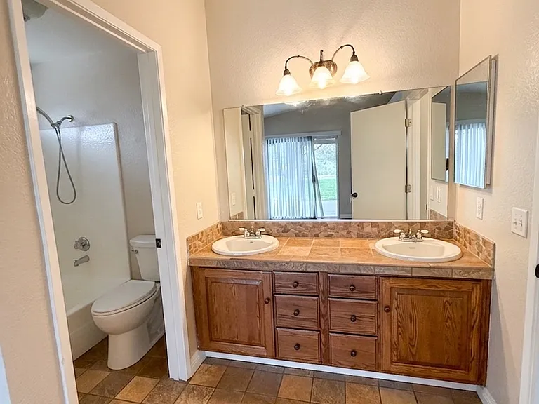 27076 Rainbow Creek Dr — Photo 9