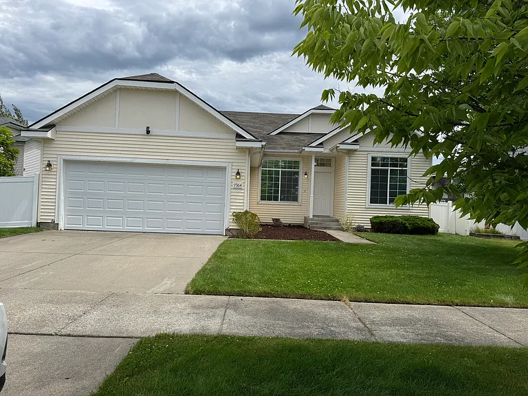 7364 N Courcelles Pkwy — Photo 1